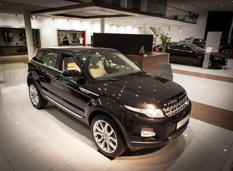 Inspiracje Światłem autorem projektu oświetlenia w Salonie Auto Breczko